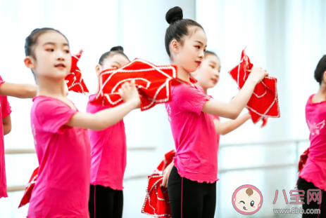 孩子学中国舞有哪些好处 为什么要从小学中国舞