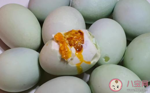 咸鸭蛋|为什么咸鸭蛋的蛋黄会流油而普通鸭蛋不会 蚂蚁庄园4月15日答案