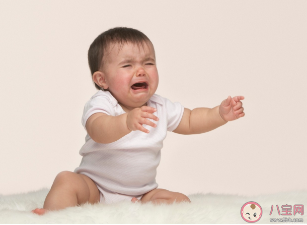 宝宝分离焦虑期发生在什么时候 如何帮助宝宝度过分离焦虑期