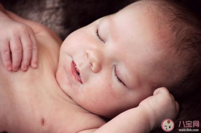 5个月宝宝喉咙发炎怎么办 宝宝喉咙发炎原因