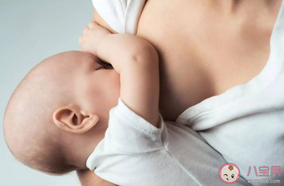 隆胸的乳房可以喂奶吗 ​做过隆胸手术喂奶要注意什么