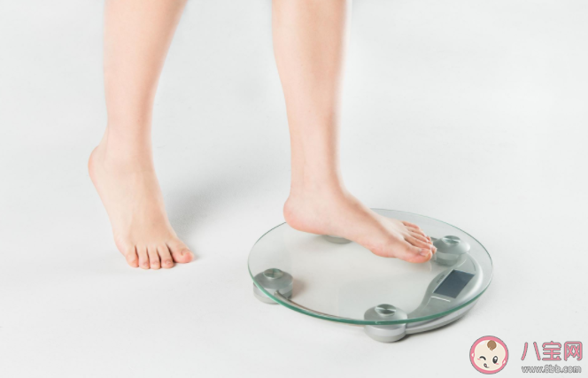 体重忽高忽低是怎么回事 怎么正确称体重