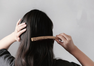 为什么人体头发比其他部位的毛发更多 人类为什么要褪去长毛