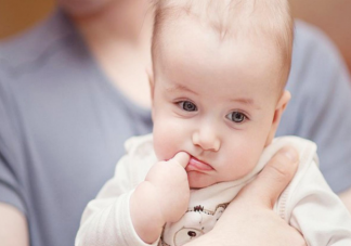宝宝喜欢把东西放嘴里是不是坏习惯 宝宝爱拿东西放嘴里怎么办