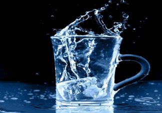 喝冰水后身体发生了什么 哪些人不适合喝冰水