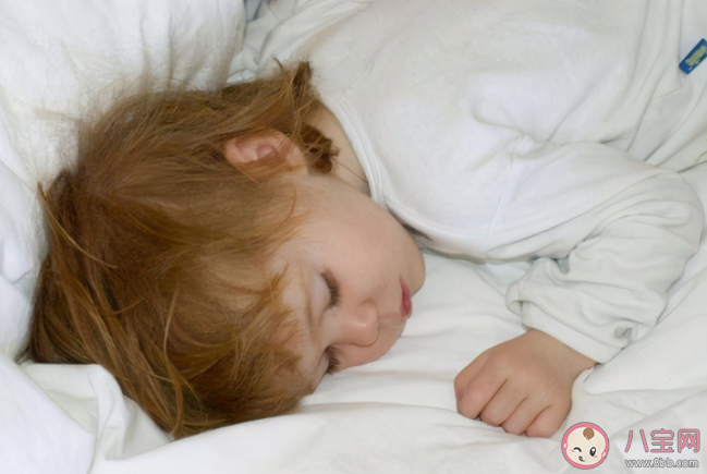 孩子开空调睡觉怎么避免感冒 开空调睡觉要注意什么