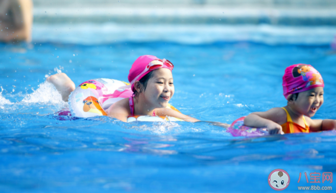 孩子多大可以去游泳池游泳 带孩子去公共游泳池要注意什么