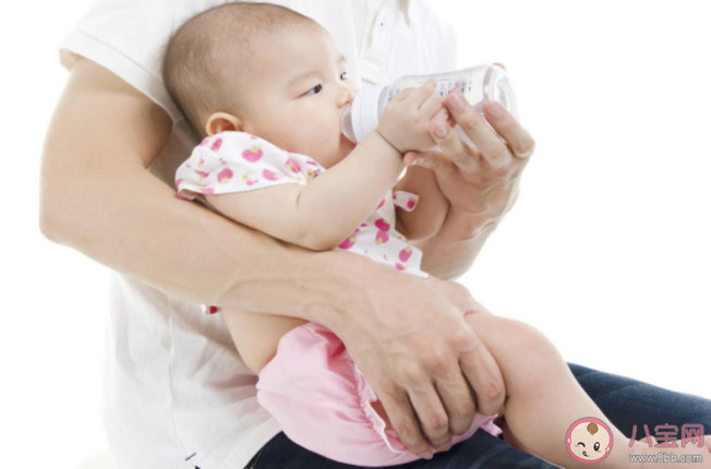 宝宝在吃辅食前可以吃母乳吗 不同年龄宝宝辅食一天吃几顿