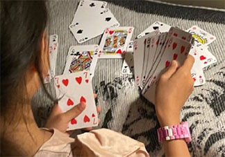 邓超女儿睡前要求打扑克 孩子睡前应该养成哪些好习惯