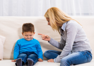 父母过度干预对孩子有什么影响 家长如何学会放手