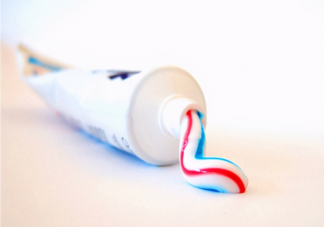 美白牙膏是收智商税吗 美白牙膏作用原理是什么