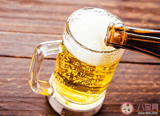 怎样倒啤酒产生的泡沫更少 蚂蚁庄园今日7月20日答案