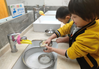 为什么家长执着于让孩子洗碗 小朋友做家务的好处
