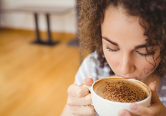 孕期喝咖啡增加流产风险吗 孕期摄入咖啡因的影响