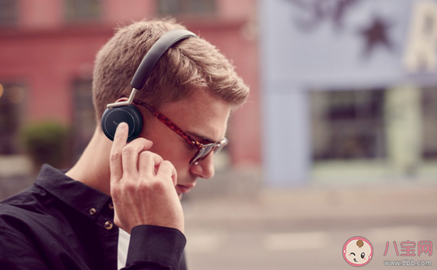 长时间戴耳机人群应该怎么选耳机 如何正确合理使用耳机