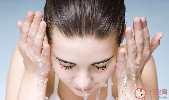 为什么洗完脸会变好看 洗完脸怎么做好保湿
