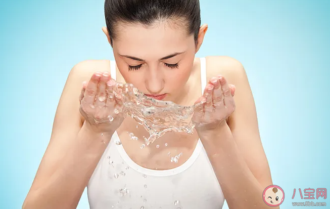 为什么洗完脸会变好看 洗完脸怎么做好保湿
