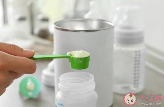 用蔬菜水冲奶致婴儿中毒是什么原因 冲奶粉应该用什么水