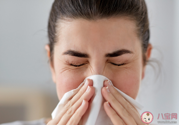 睡觉时为什么总有一只鼻孔是堵着的 感冒鼻塞和鼻周期有关吗