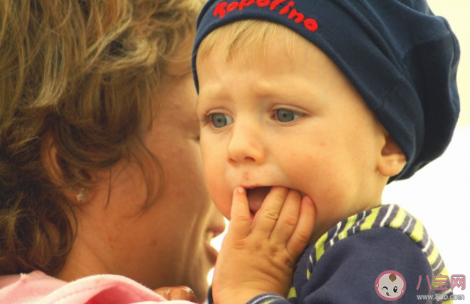 怎么判断孩子说话结巴是口吃还是正常发育 儿童口吃有哪些原因