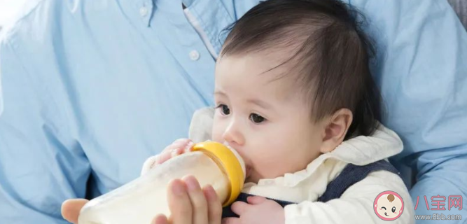 家长用蔬菜水冲奶粉致婴儿中毒是怎么回事 婴儿为什么不能喝蔬菜水