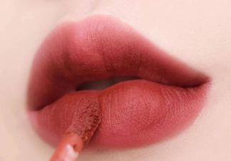 唇泥和唇釉有什么区别 唇炎患者用什么唇部产品比较好