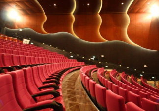 为什么电影院座椅大多都是红色的 电影院选座位技巧