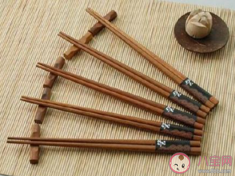 吃完饭如何正确清洗筷子 筷子用多久要更换