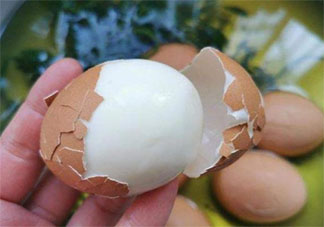 平均一天吃4个鸡蛋胆囊长满结石 一天吃多少个鸡蛋合适