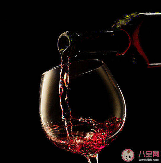 红酒|每天喝点红酒可软化血管吗 喝红酒可以降血压调血脂吗