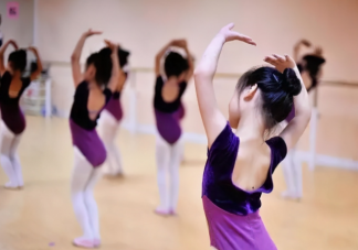 下腰为什么会造成脊髓损伤 孩子还能学舞蹈吗
