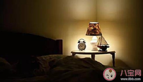 孩子开夜灯睡觉|孩子开夜灯睡觉易导致性早熟 如何防止孩子性早熟