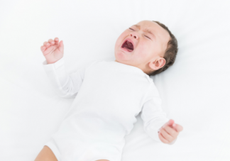宝宝落地醒的错误做法及正确做法介绍 放下宝宝后怎么办