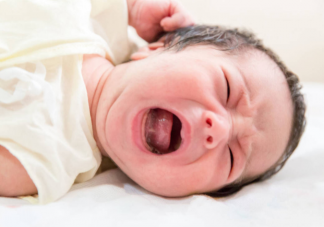 宝宝与生俱来的本领有哪些 刚出生的宝宝护理要注意什么