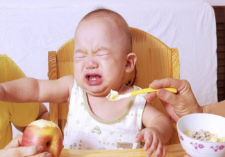 宝宝不爱吃饭要正确引导 快乐进食小贴士