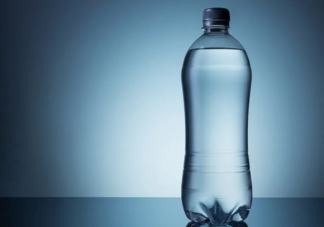 高价水是智商税吗 不同品牌水的价位为什么差距大