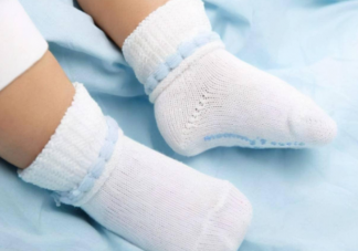 平时需要给宝宝穿袜子吗 宝宝不喜欢穿袜子怎么办