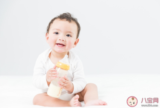 宝宝|孩子拒绝奶瓶的原因 宝宝不喝奶瓶怎么办