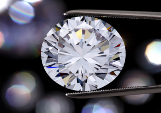 史上最大白钻是多大 钻石净度重要还是颜色重要
