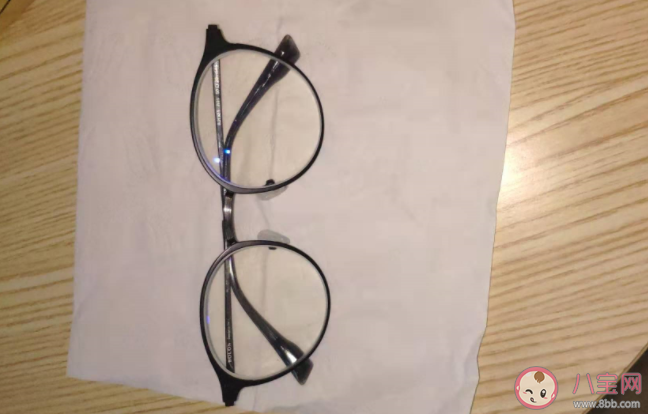 镜片也有保质期吗 有哪些常见方法可以减少眼镜片划伤