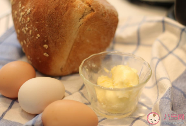 黄油搭配面包真的可以减肥吗 黄油是如何提取出来的