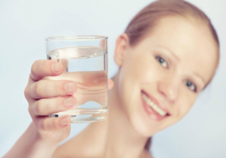 喝够水能保护心脏吗 夏天补水做好5件事