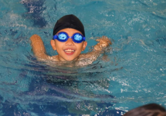 武汉暑假中小学生哪些场馆免费游泳 学习游泳安全是第一位