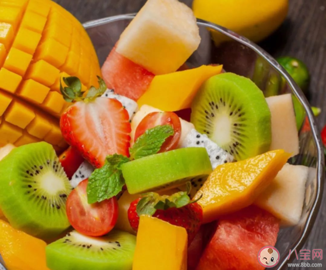 先吃水果再吃饭更利于营养吸收吗 含酸多的水果不能空腹吃吗