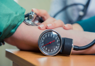 夏季血压忽高忽低是怎么回事 夏季血压波动的危害