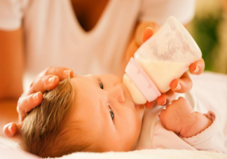 同一品牌不同阶段配方奶切换时需要转奶吗 什么情况下需要给宝宝转奶