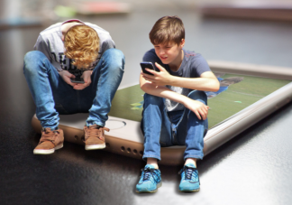 孩子每天刷手机会导致大脑萎缩吗 孩子有手机病怎么办
