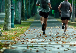怎样跑步不伤膝 运动中如何保护膝盖