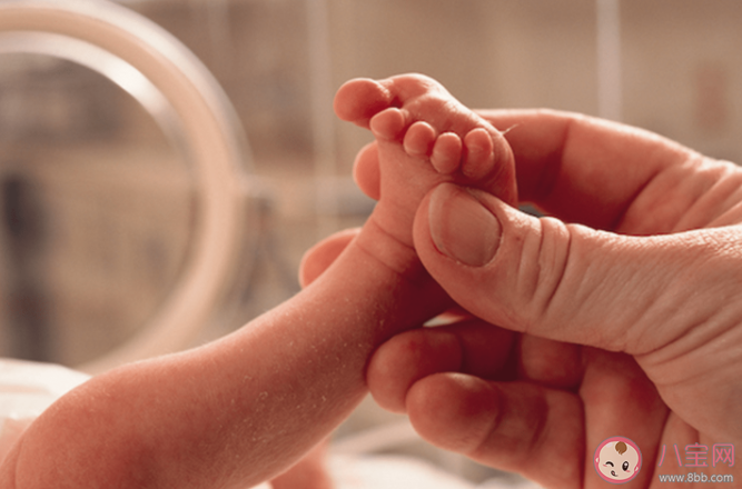 孕期早产的迹象有哪些 早产儿出生越早越容易有缺陷
