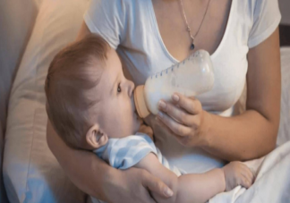 孩子厌奶期怎么解决应对 厌奶期错误应对方法